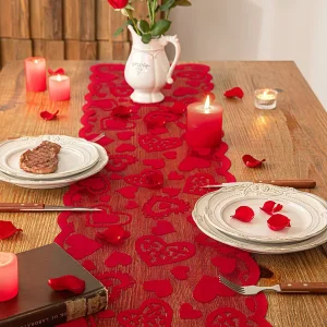 Chemin de table à motif cœur en polyester