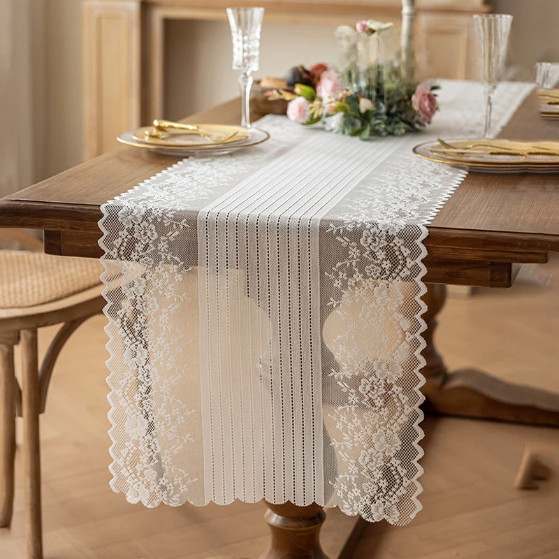 Chemin de table en dentelle – Image 3