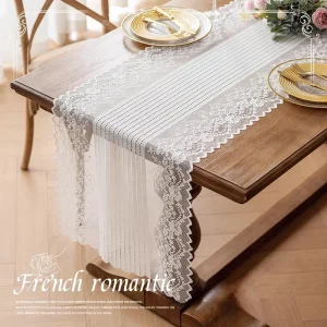 Chemin de table en dentelle