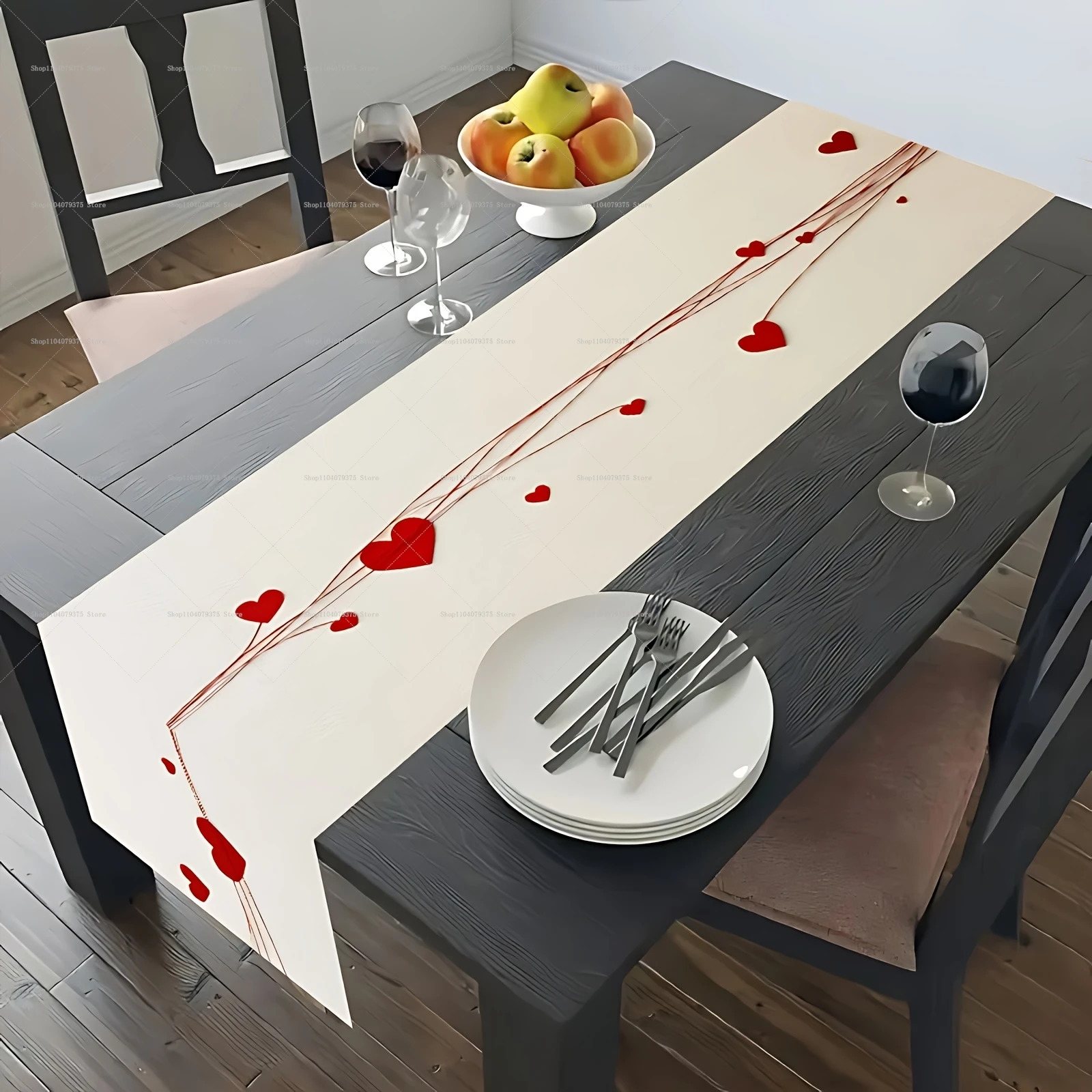 Chemin de table blanc élégant et cœur rouge – Image 3