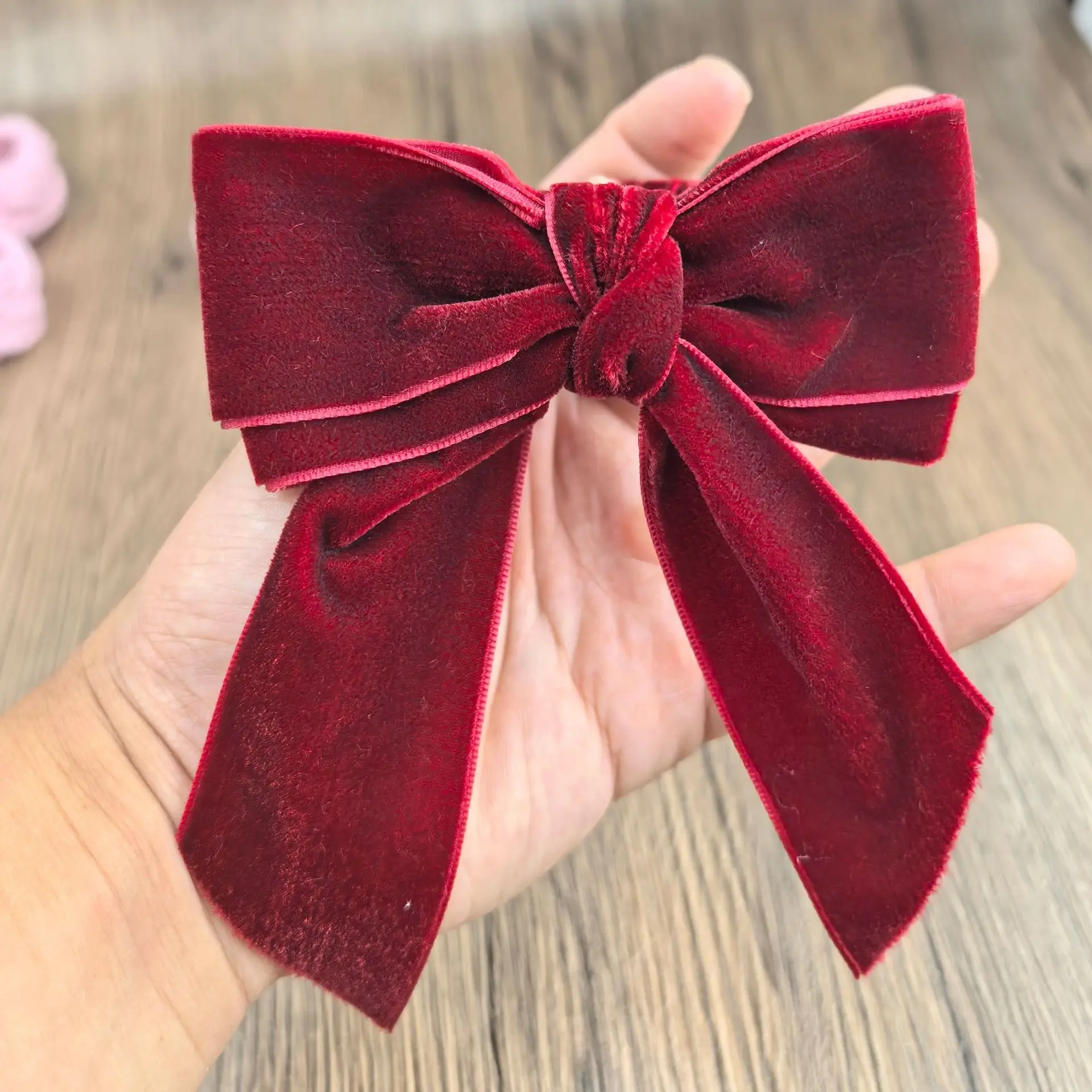 Ronds de serviettes nœuds papillon en velours – Image 2