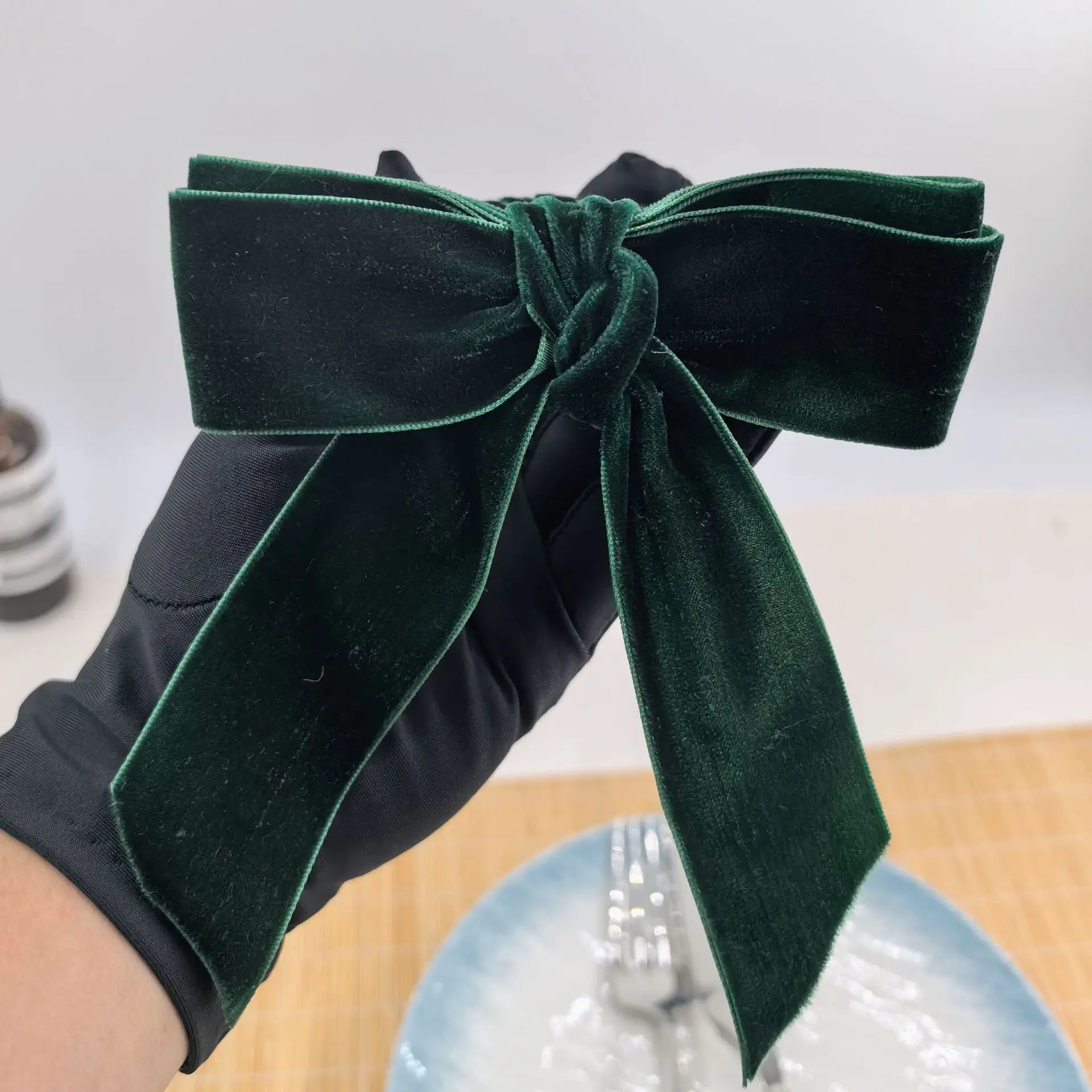 Ronds de serviettes nœuds papillon en velours – Image 7