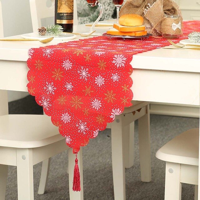 chemin de table de noel rouge avec motif flocon
