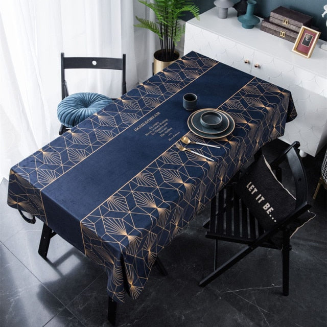 élégante nappe en bleu roi