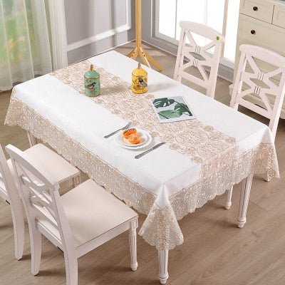 nappe blanche brodée