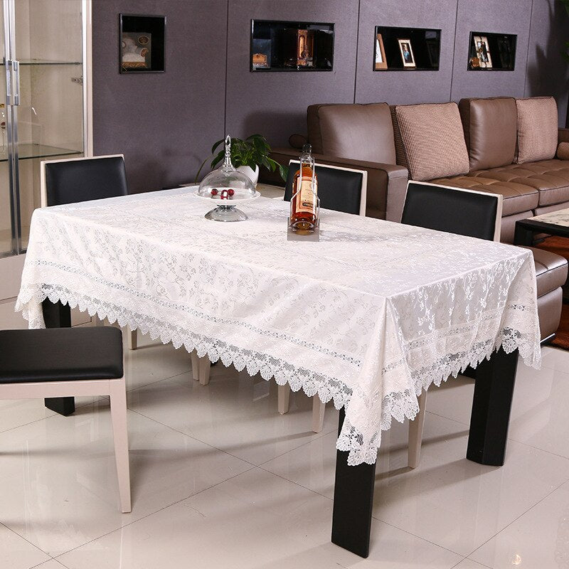 nappe damassée blanche élégante