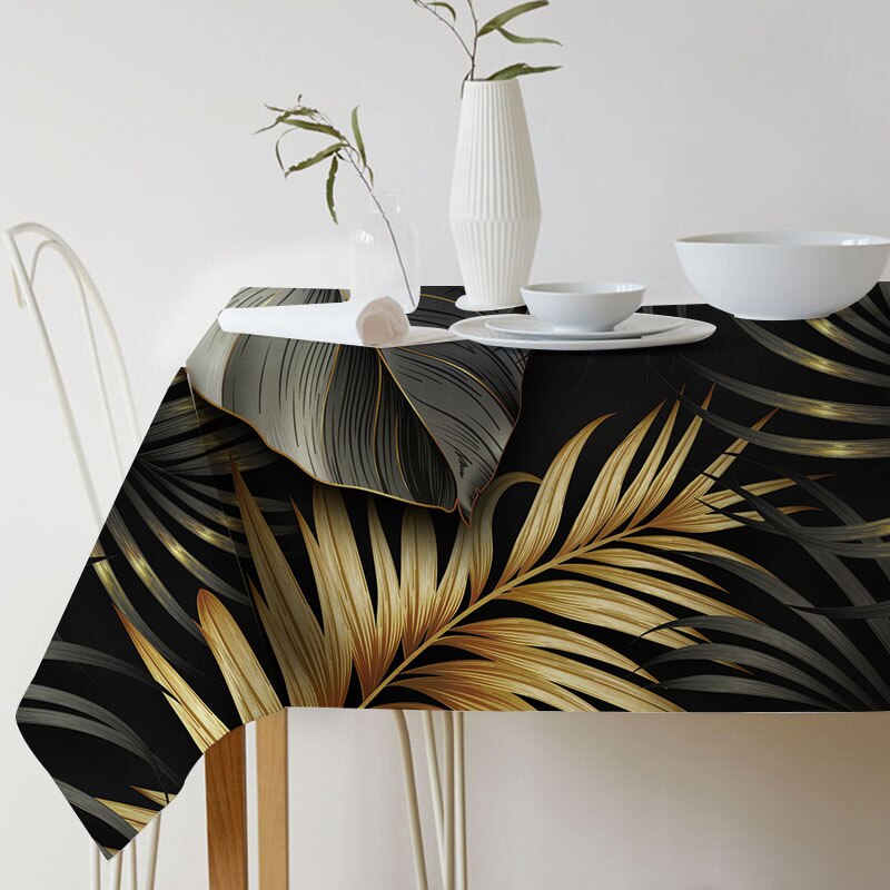 nappe noire et or élégante