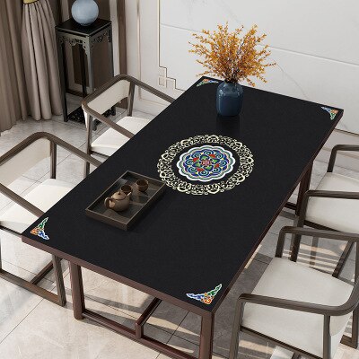 nappe noire plastique élégante