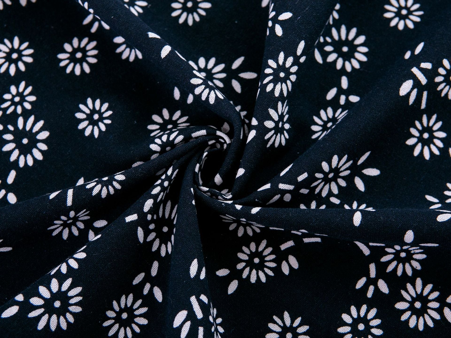ambiance chic nappe bleu nuit
